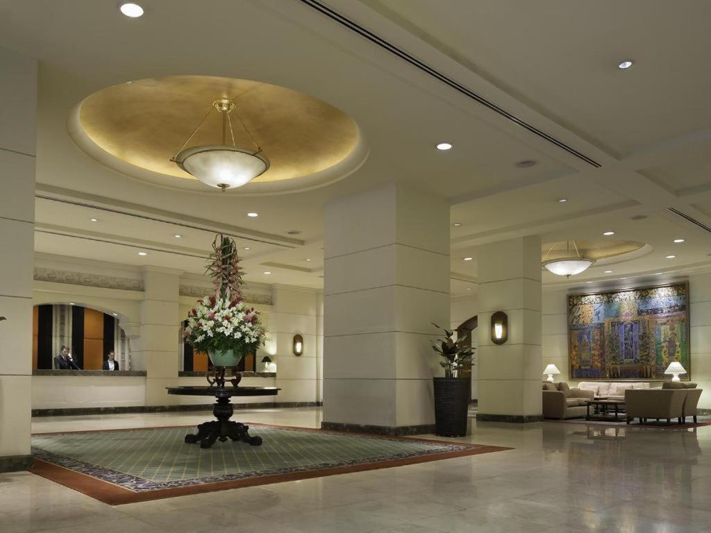 Marco Polo Davao Hotel Exterior foto The lobby of the Taj Bengal