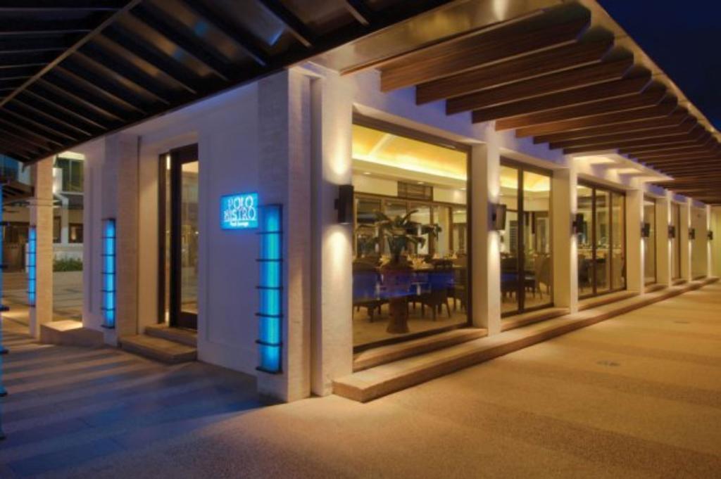Marco Polo Davao Hotel Exterior foto The restaurant at the hotel