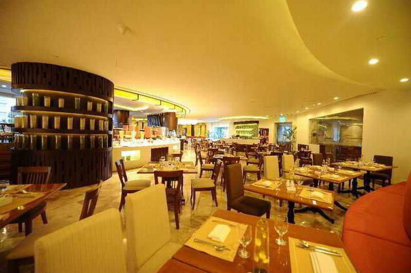 Marco Polo Davao Hotel Exterior foto The restaurant