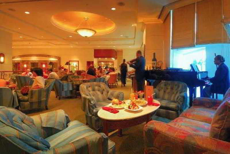 Marco Polo Davao Hotel Exterior foto The lounge at the airport