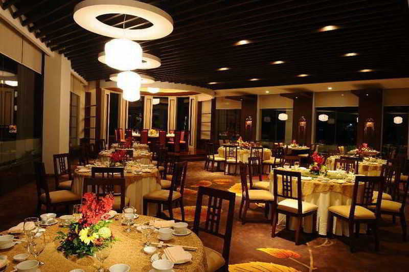 Marco Polo Davao Hotel Exterior foto The interior of the restaurant