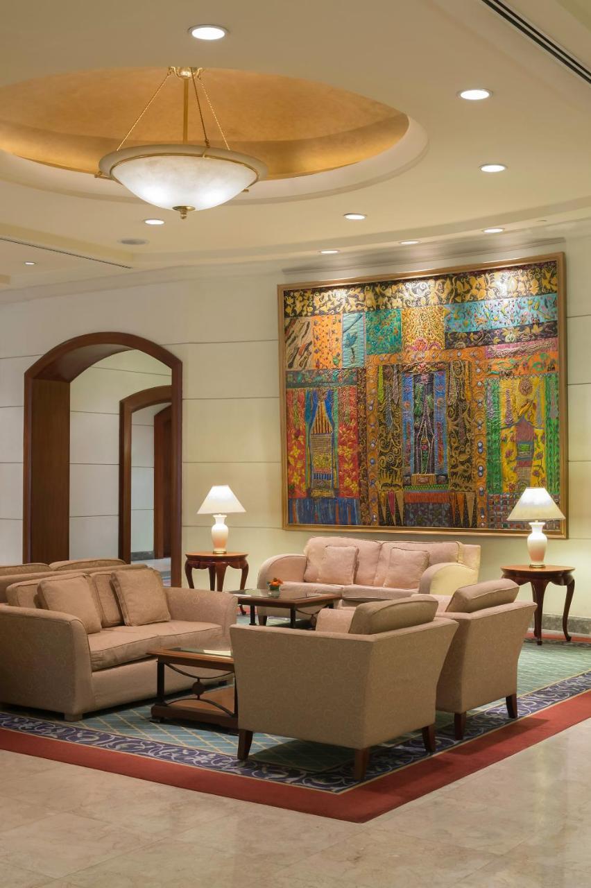 Marco Polo Davao Hotel Exterior foto The lobby of the Four Seasons Hotel, Mumbai