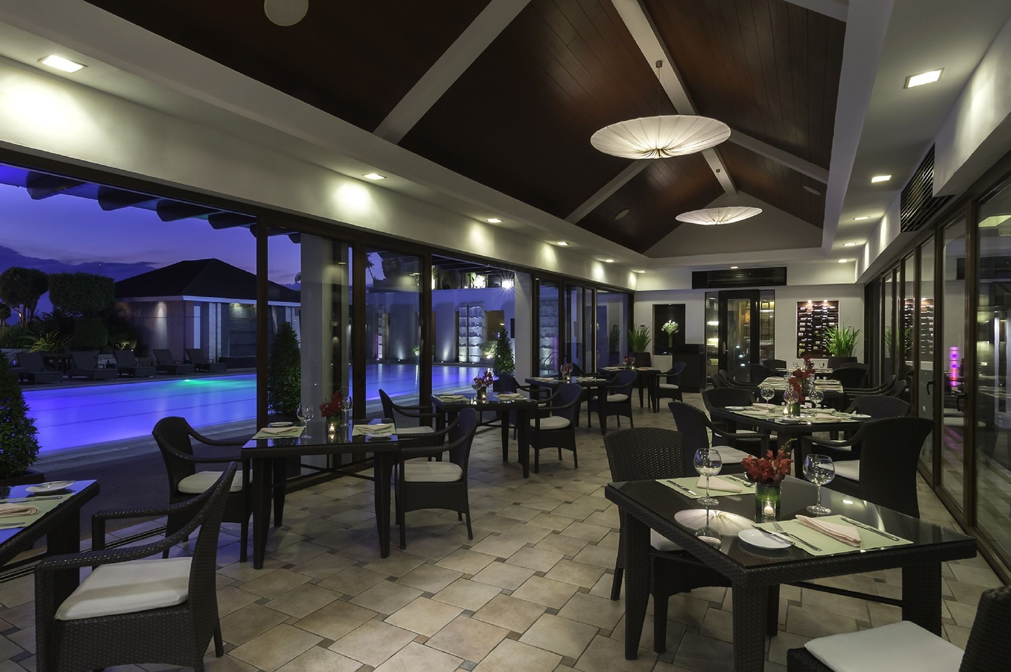 Marco Polo Davao Hotel Exterior foto The Pool Bar